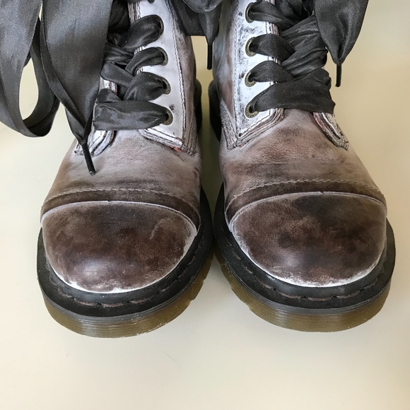 Dr. Martens 1914 Triumph - Picture 4 of 8